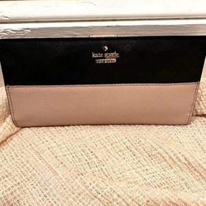 Kate Spade nude and black wallet